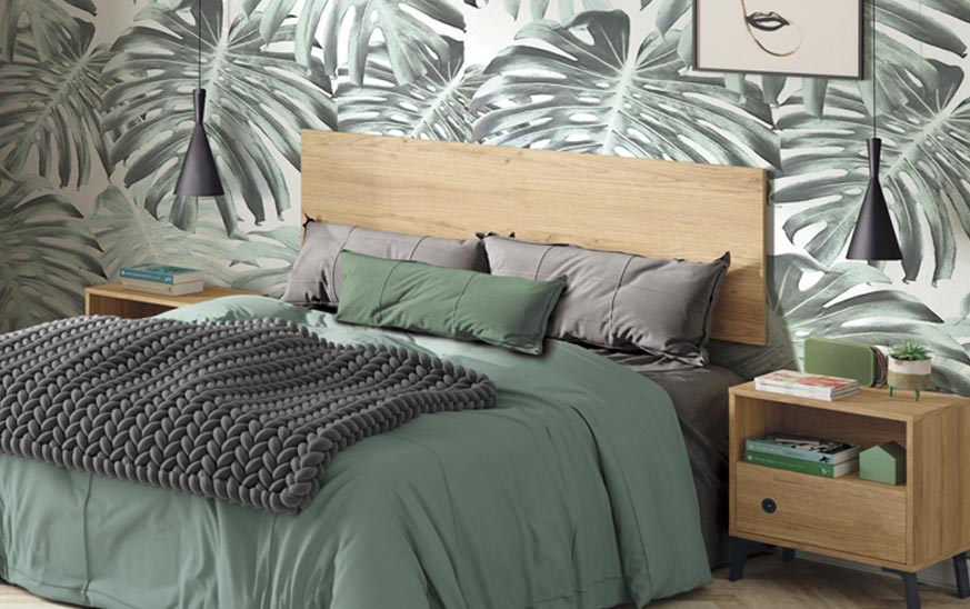Minimal yatak başlığı fikri. Monstera ile sebze duvar kağıdı.